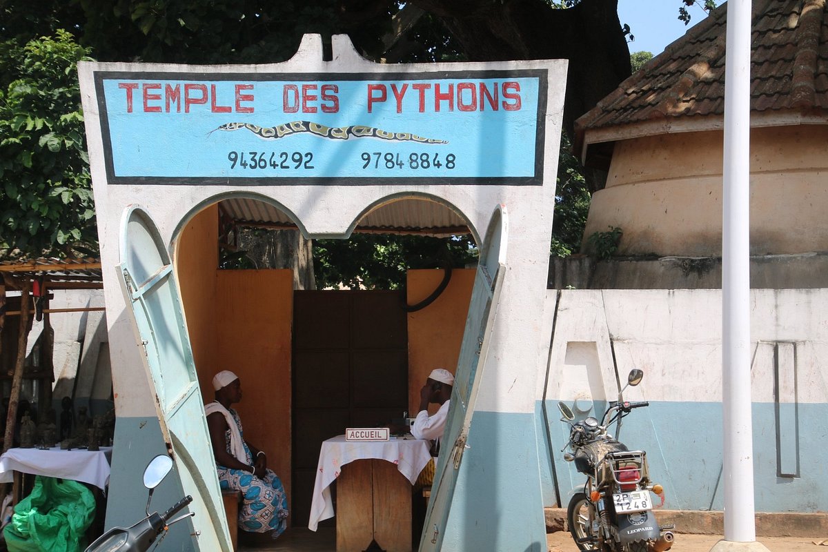 Le temple des Pythons, un des incontournables sites touristiques à Ouidah AYIFFA TOURISME