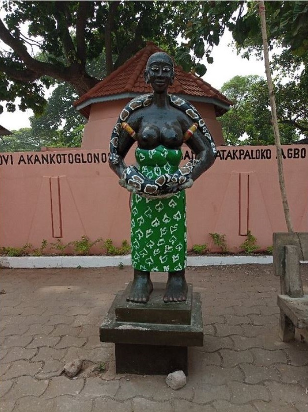 Le Temple des Pythons AYIFFA TOURISME