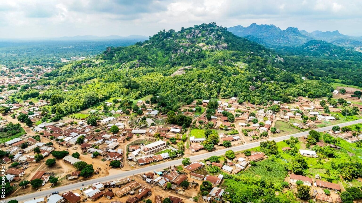 AYIFFA TOURISME – Bénin : À la découverte des mamelles de Savè